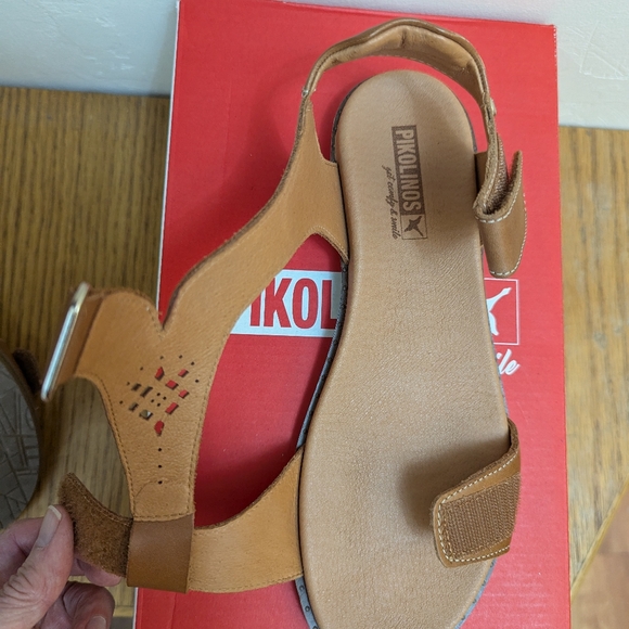 Pikolinos Tan Sandals with T-Strap Design Size 37 - Picture 5 of 5